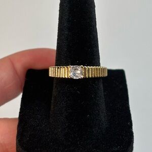 18k yellow gold-plated solitaire ring